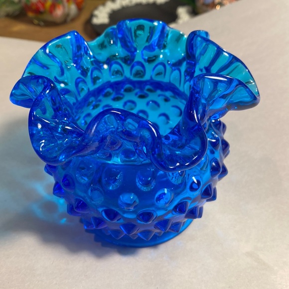 Fenton hobnail ruffle top vase